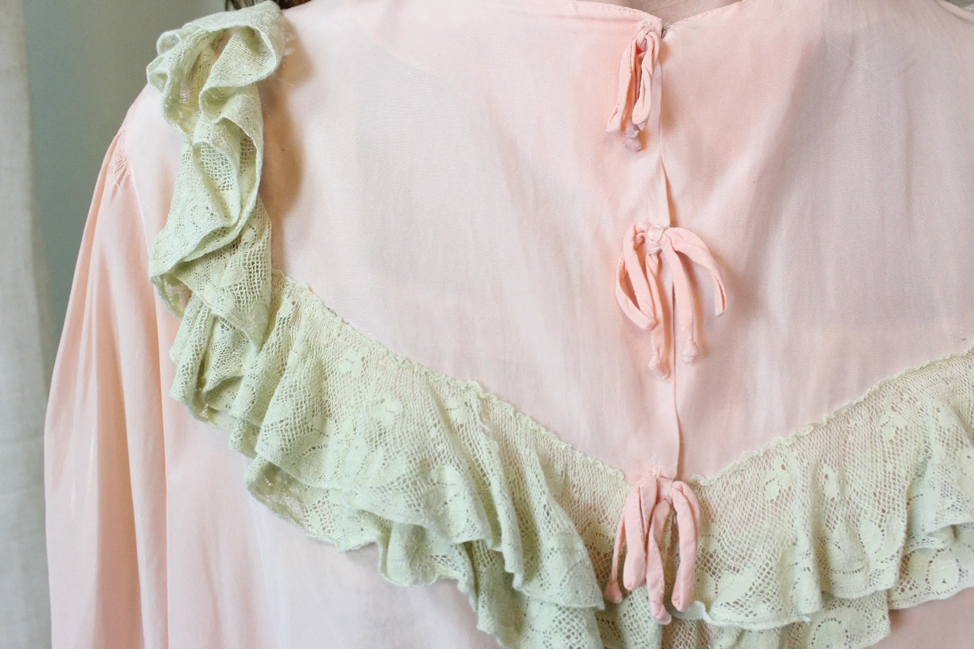 1940s peach rayon BED JACKET small medium | new spring summer