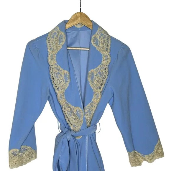 1960’d Blue Lace Trimmed Velveteen Robe