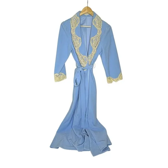 1960’d Blue Lace Trimmed Velveteen Robe