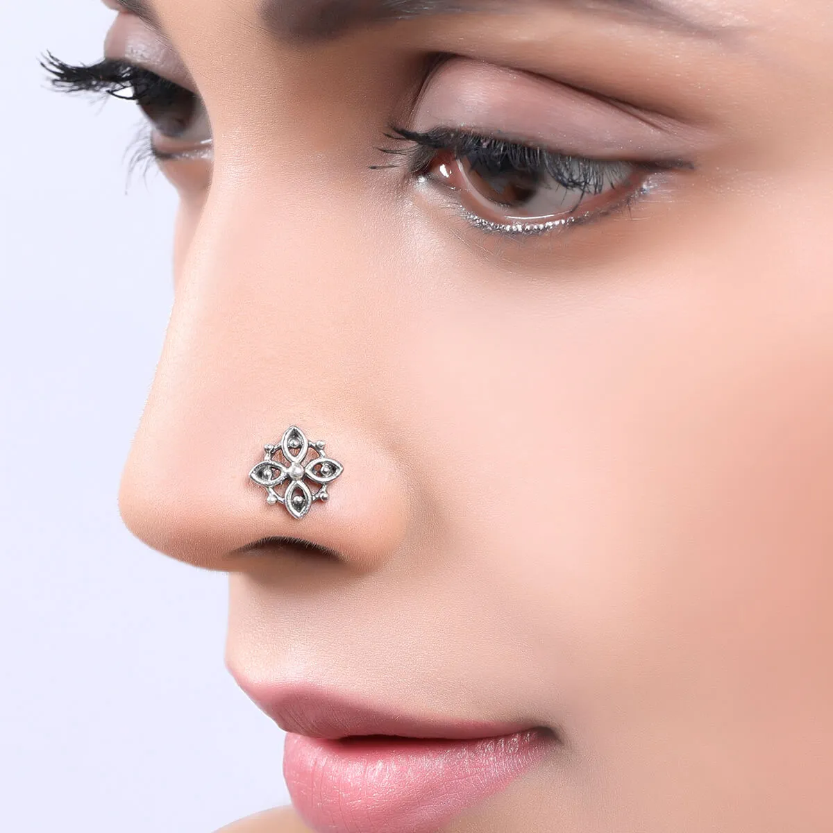 Diva Silver Nosepin, Piercing by MOHA