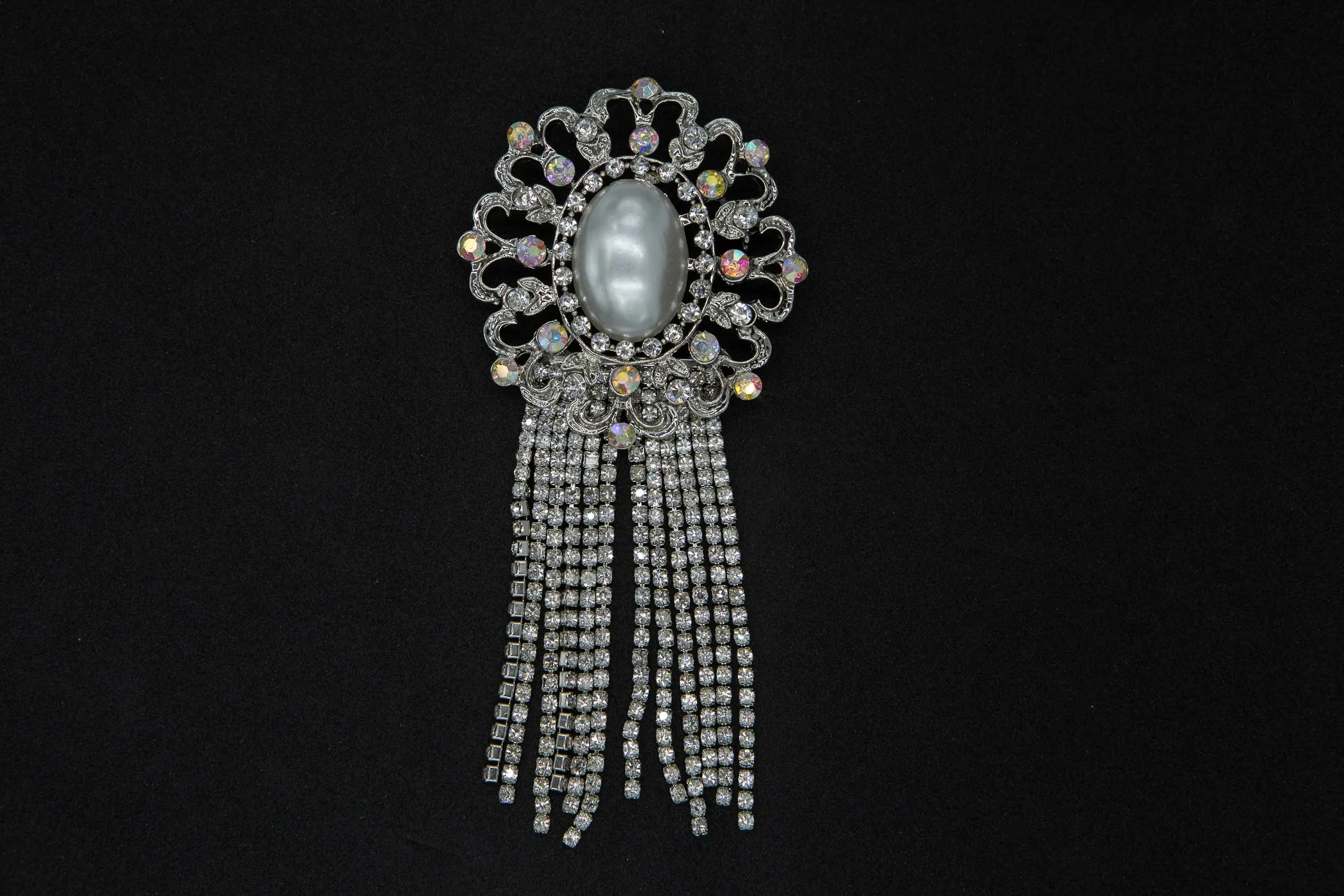 DST Pearl Center Bling Circle Pin w/Fringe