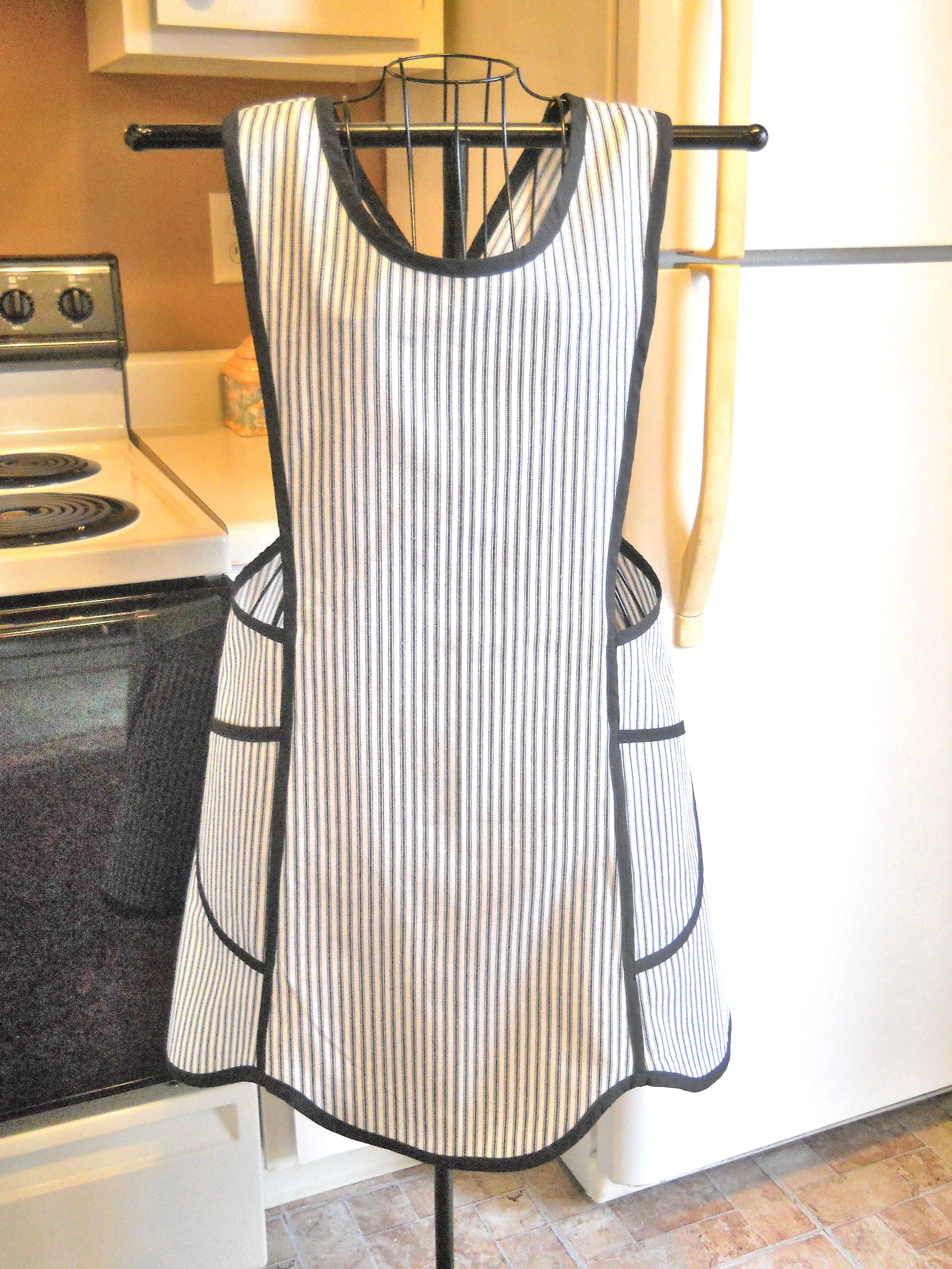 Grandma Crossover No Tie Apron in Black and White Mattress Ticking size Medium