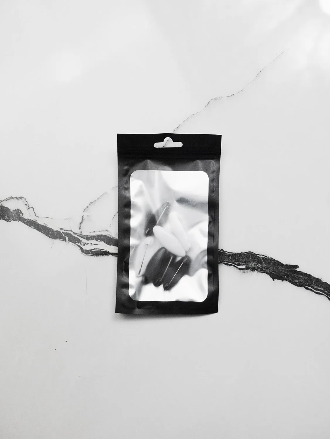Hijab Pins Black and White