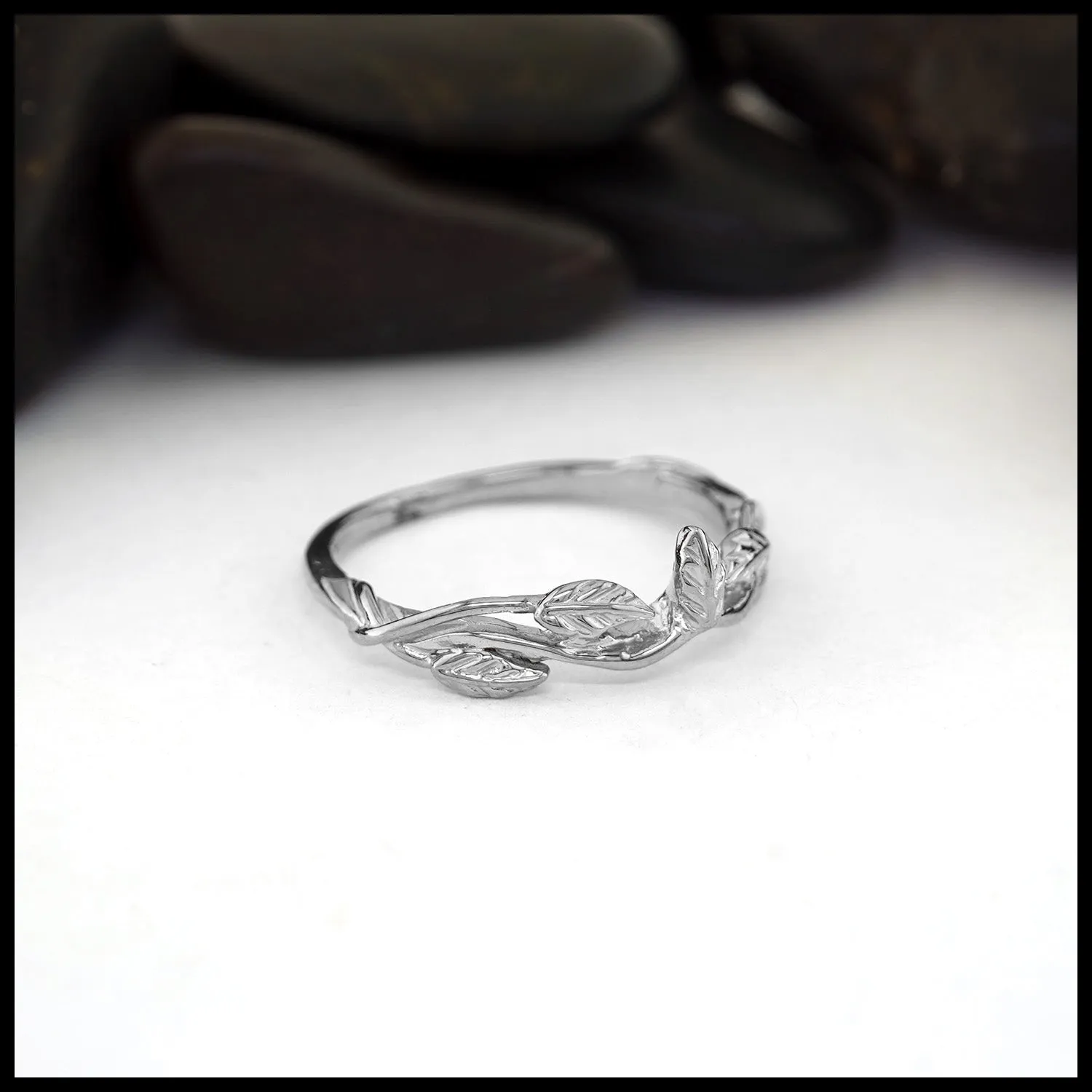 Leaf and Vine Shadow Chevron Band in Gold