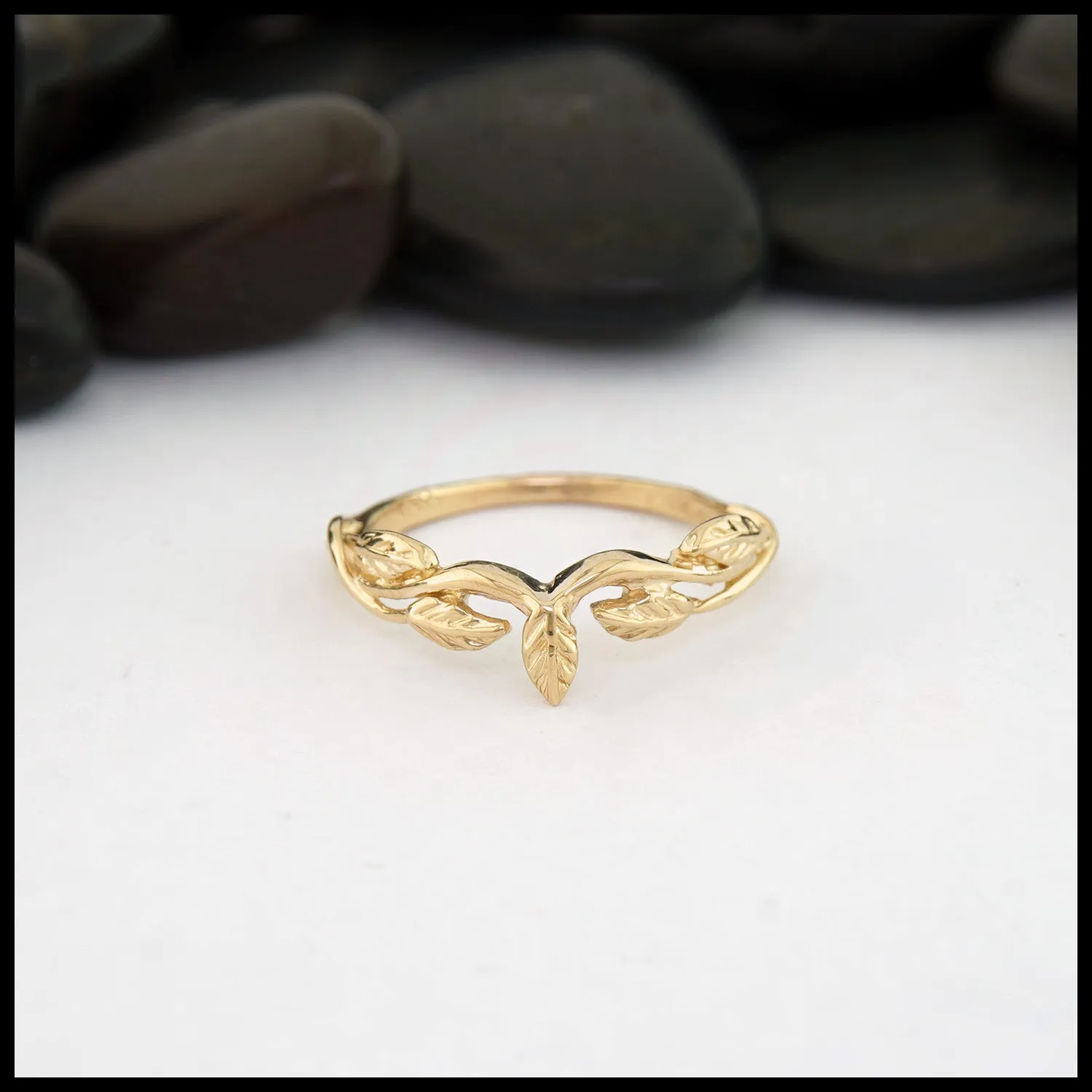 Leaf and Vine Shadow Chevron Band in Gold