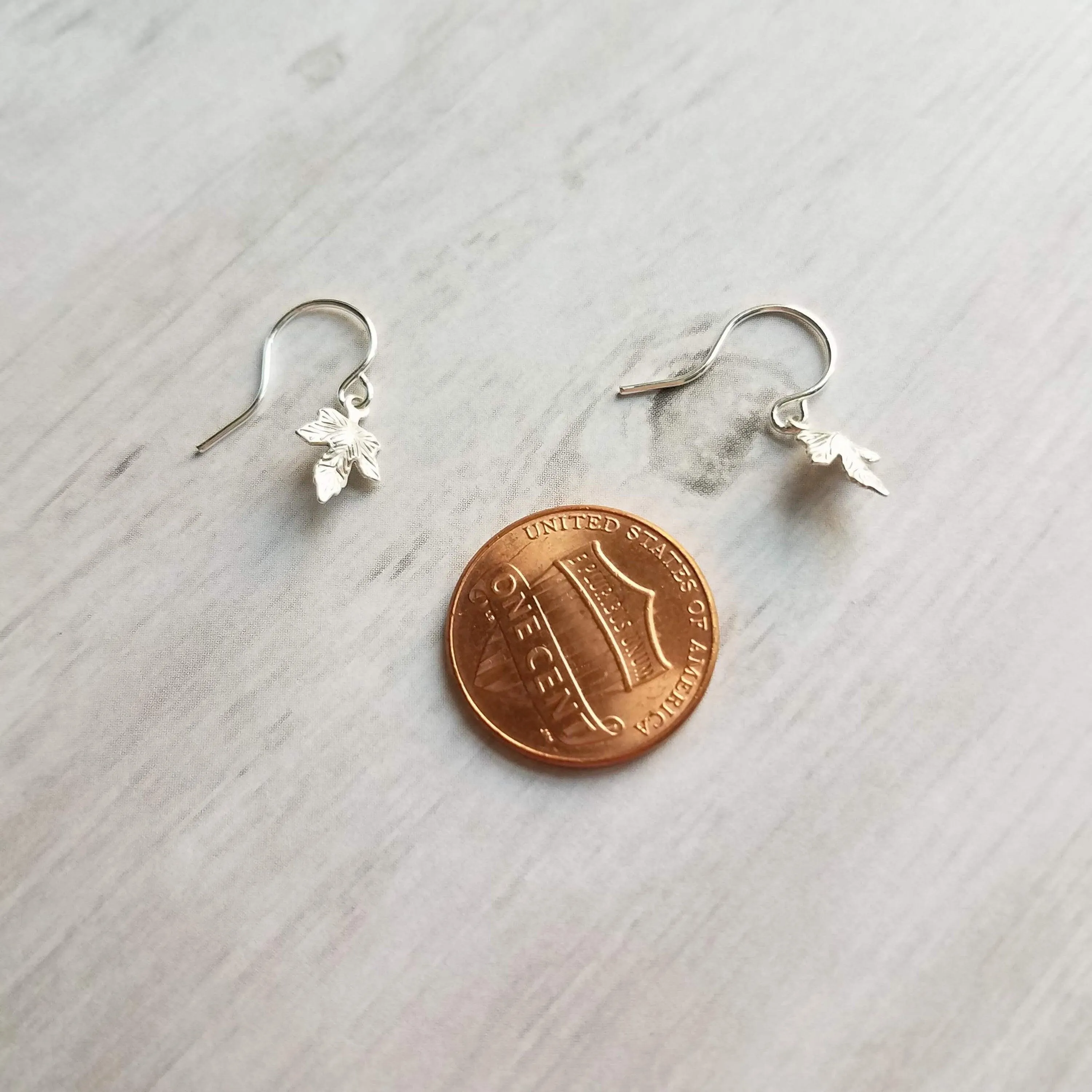 Maple Leaf Earrings, silver leaf earring, tiny leaf earring, Toronto, little leaf earring, leaf dangle earring, autumn earring, fall earring