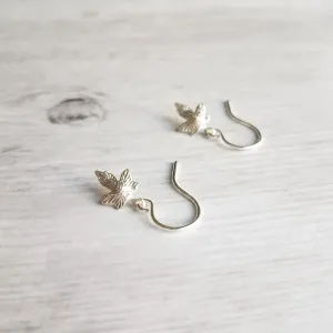 Maple Leaf Earrings, silver leaf earring, tiny leaf earring, Toronto, little leaf earring, leaf dangle earring, autumn earring, fall earring