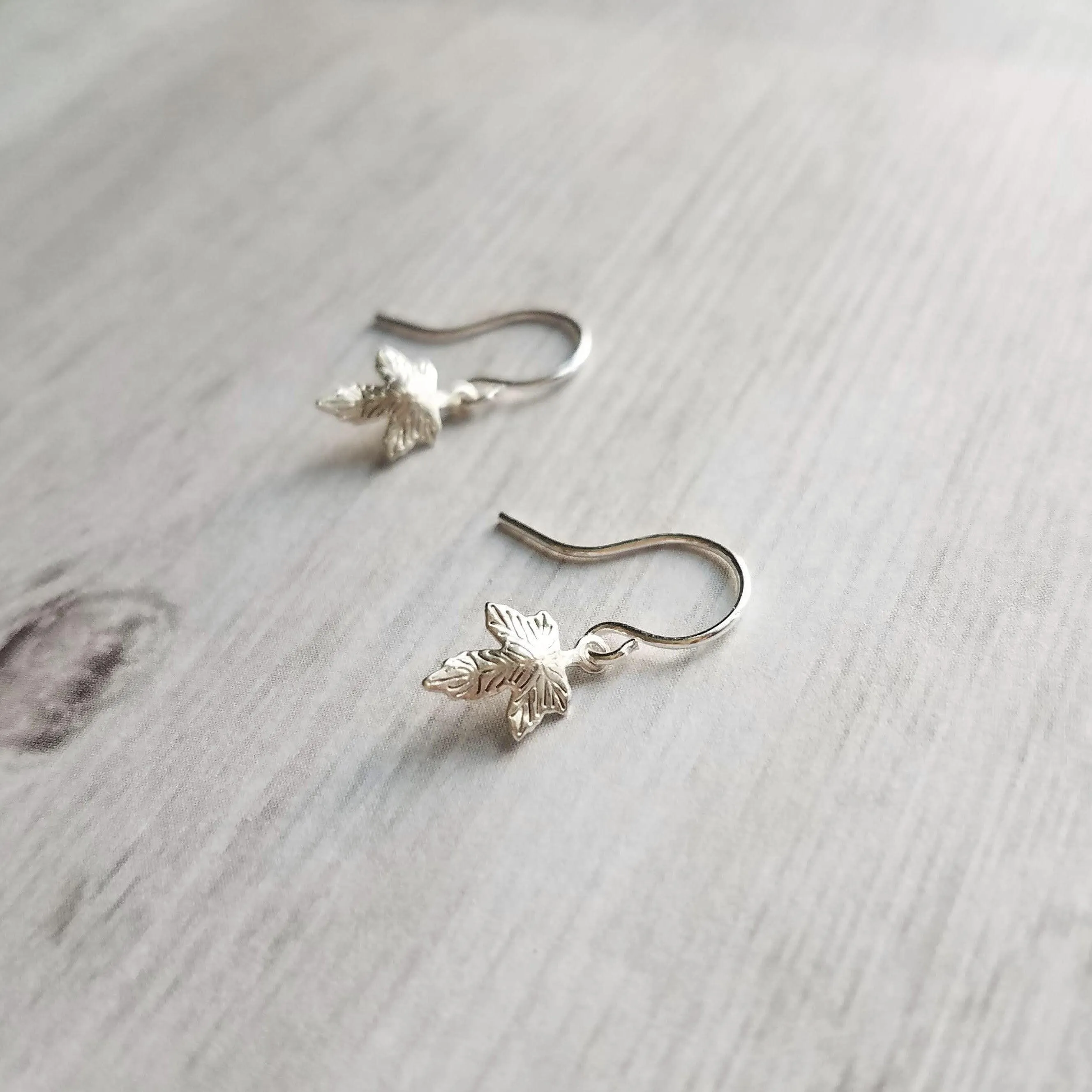 Maple Leaf Earrings, silver leaf earring, tiny leaf earring, Toronto, little leaf earring, leaf dangle earring, autumn earring, fall earring
