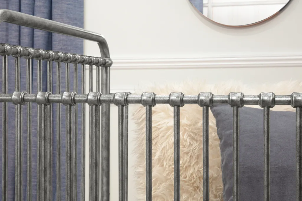 Million Dollar Baby Classic Abigail 3-in-1 Convertible Crib