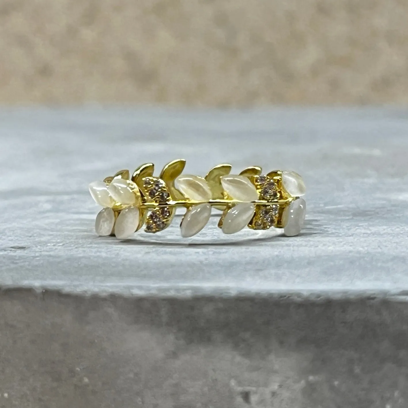 Multi-Leaf Sparkling Gemstone Adjustable Ring, Nature