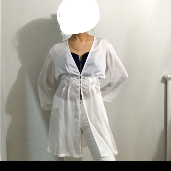 Oscar de la Renta white lace robe throw