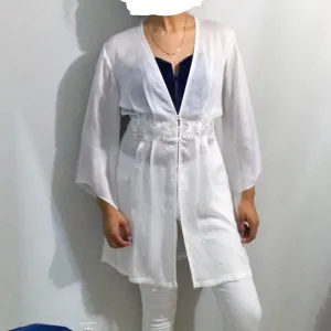 Oscar de la Renta white lace robe throw
