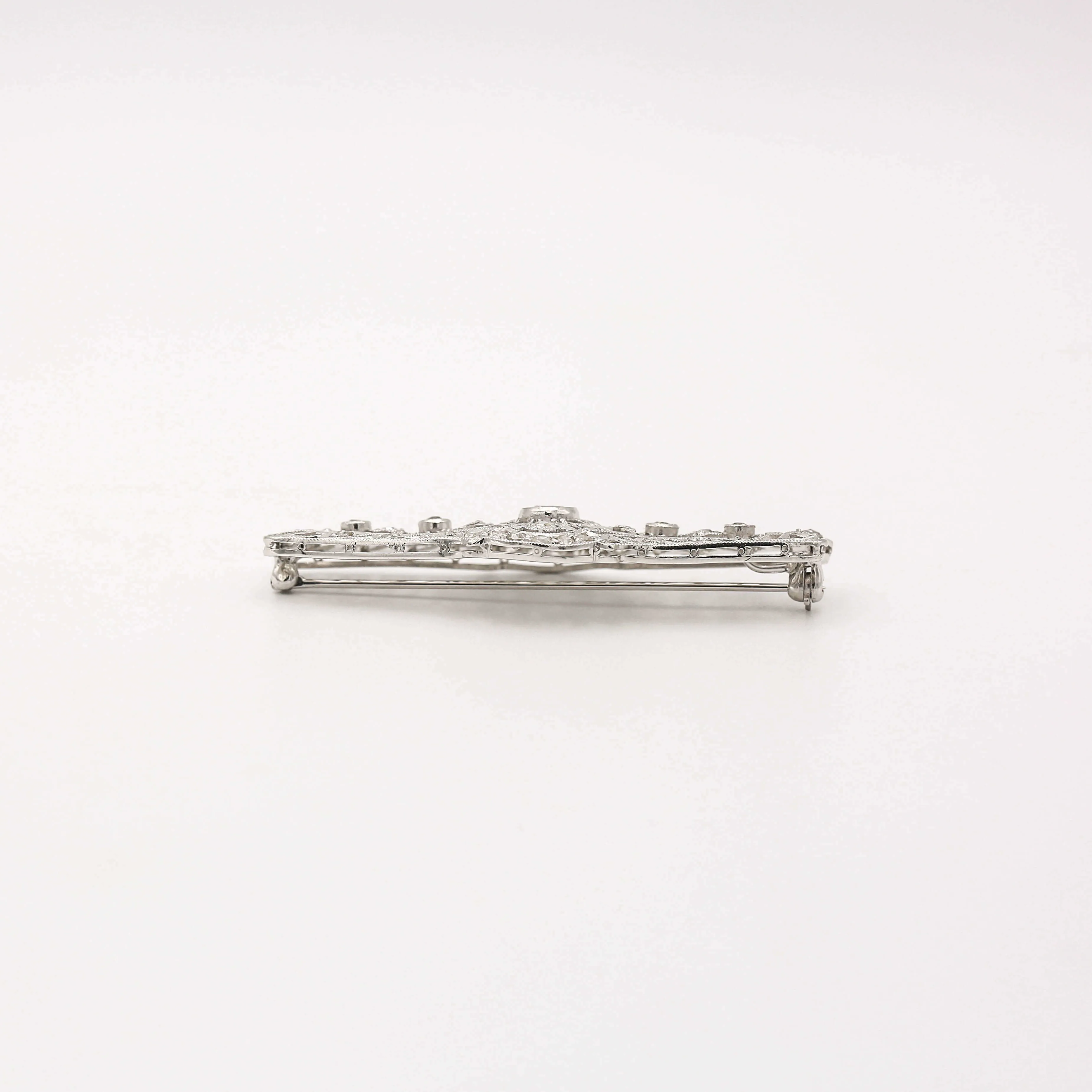 Pre-Owned Diamond Brooch