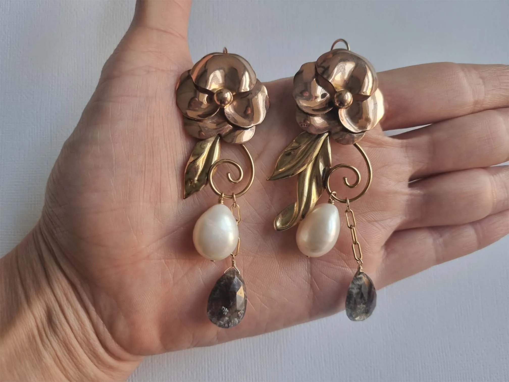 rose garden | vintage flower pin pearl and quartz earrings