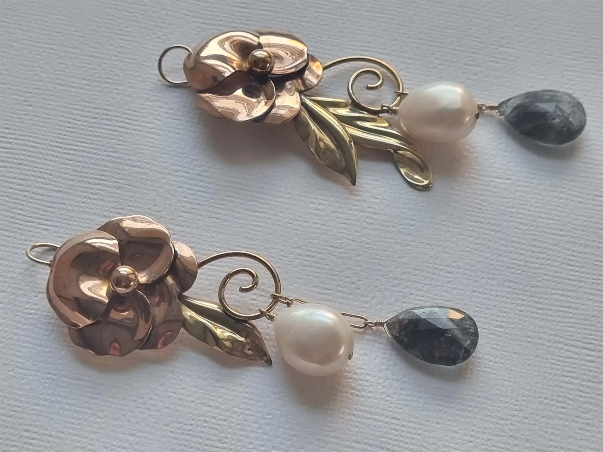 rose garden | vintage flower pin pearl and quartz earrings