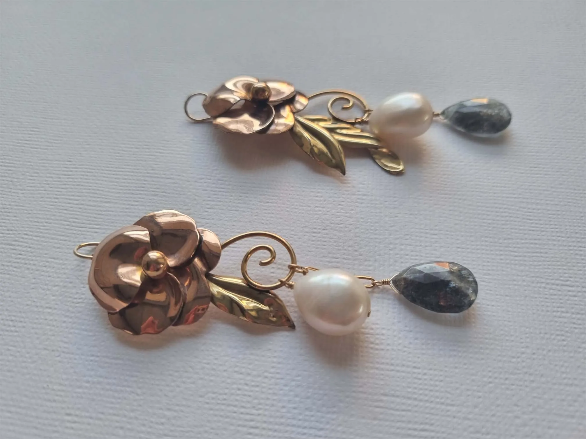 rose garden | vintage flower pin pearl and quartz earrings