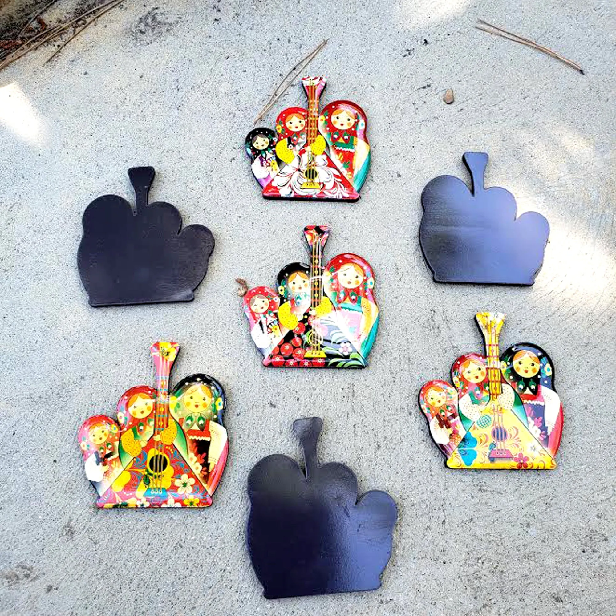 Set of 3 Nesting Doll Matryoshka with Balalaika Magnets in Assorted Color