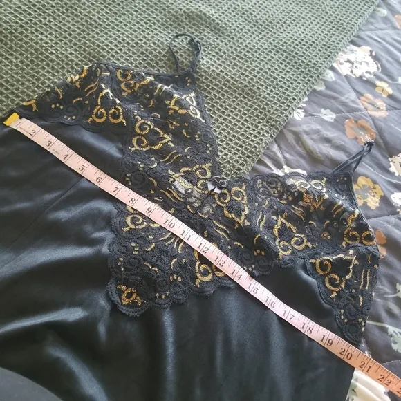 Soft Moments NY | Vintage Lace Night Gown