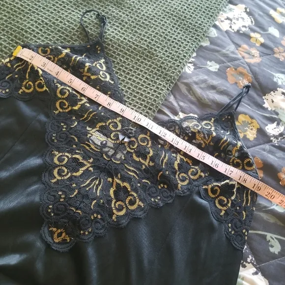Soft Moments NY | Vintage Lace Night Gown