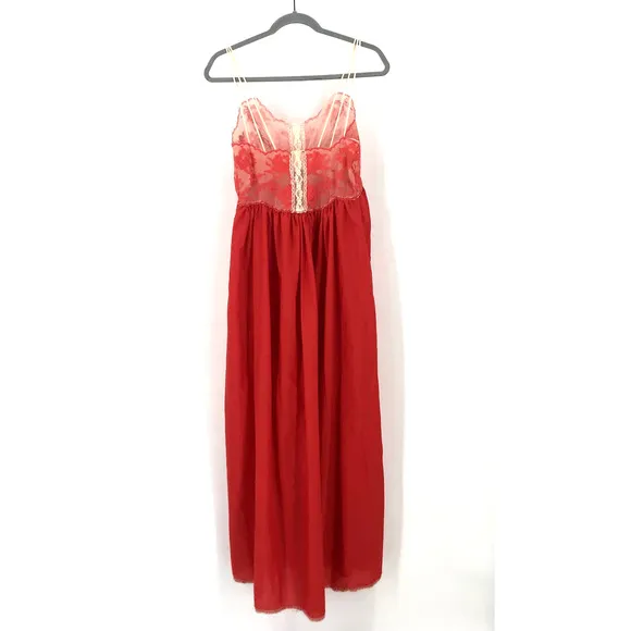 Vanity Fair Vintage Lace Nightgown