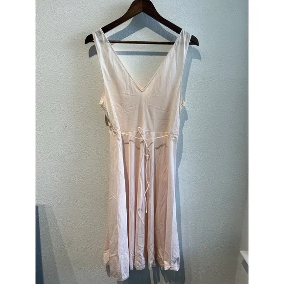 Vintage 1950s Vanity Fair 36 Nightgown Pale Pink Lace Sleeveless Floral
