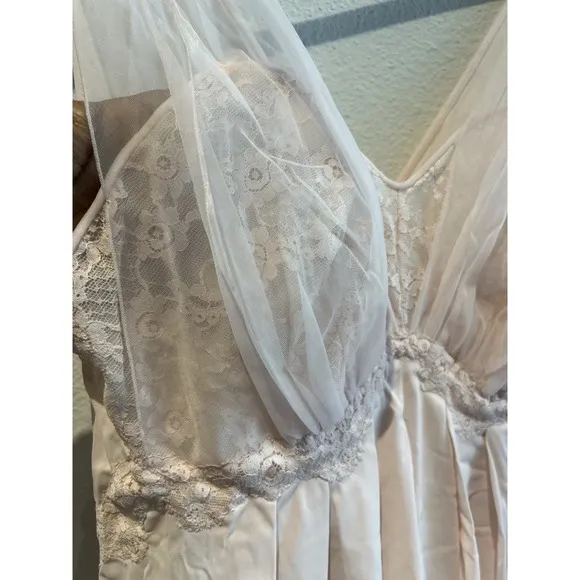 Vintage 1950s Vanity Fair 36 Nightgown Pale Pink Lace Sleeveless Floral