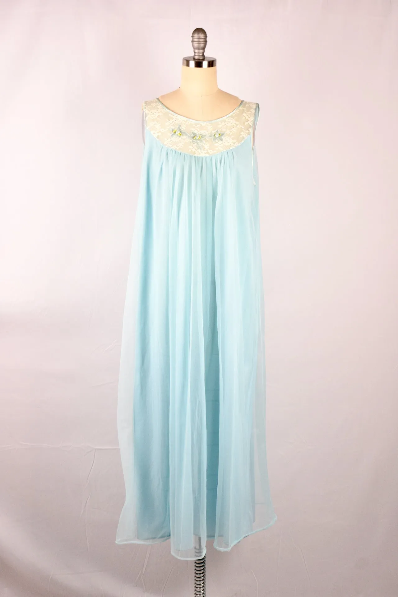 Vintage 1960s Movie Star Ice Blue Penoir Nightgown Set