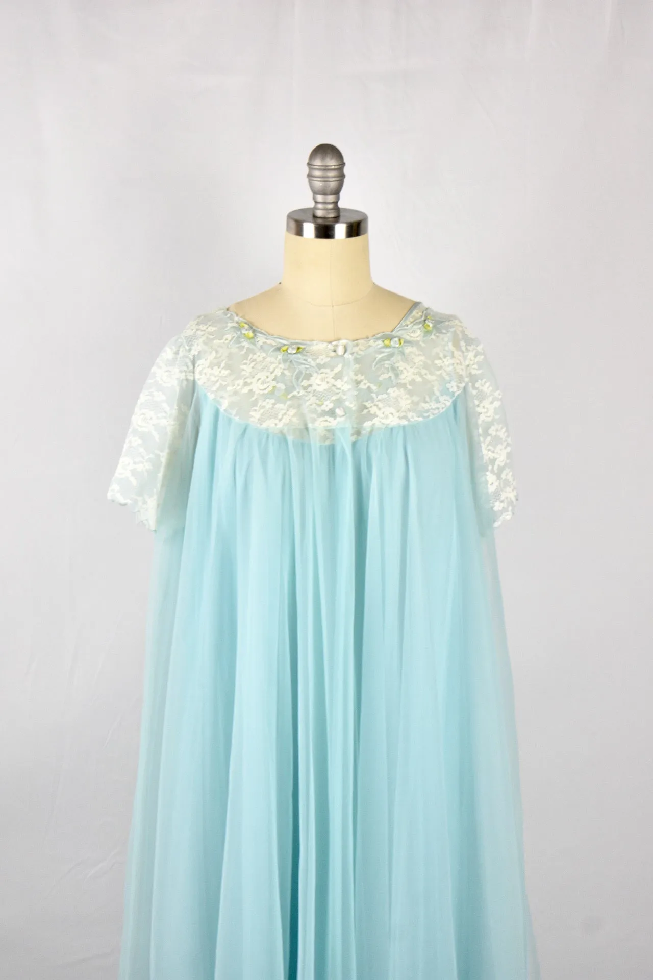 Vintage 1960s Movie Star Ice Blue Penoir Nightgown Set