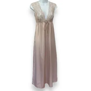 Vintage 1980’s Victoria secret light tan polyester lace full length nightgown