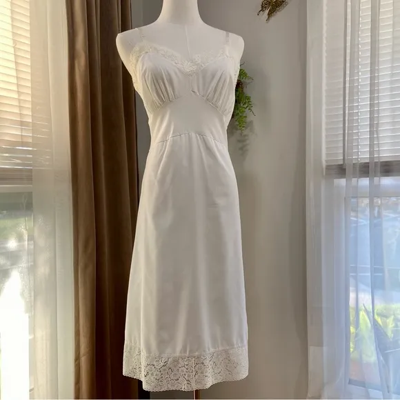 Vintage 50s Henson Kickernick White Farmhouse Lace Trimmed Full Slip Dress SZ 38