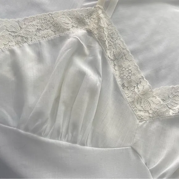 Vintage 50s Henson Kickernick White Farmhouse Lace Trimmed Full Slip Dress SZ 38
