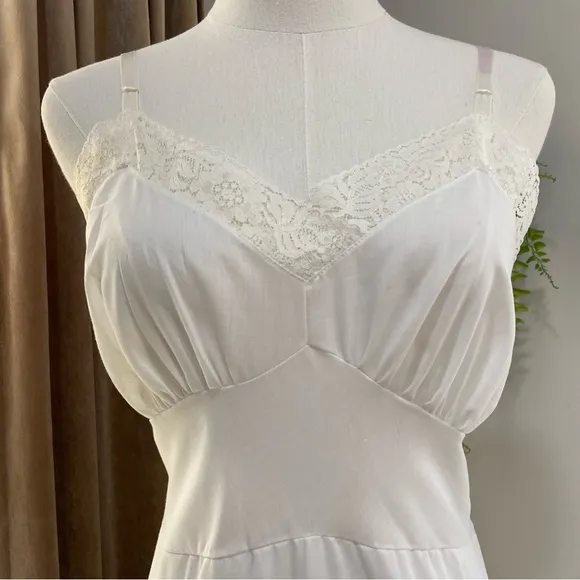 Vintage 50s Henson Kickernick White Farmhouse Lace Trimmed Full Slip Dress SZ 38