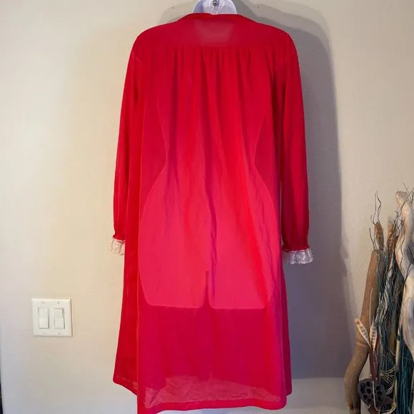 Vintage duster robe red with white lace and black tie at peterpan collar