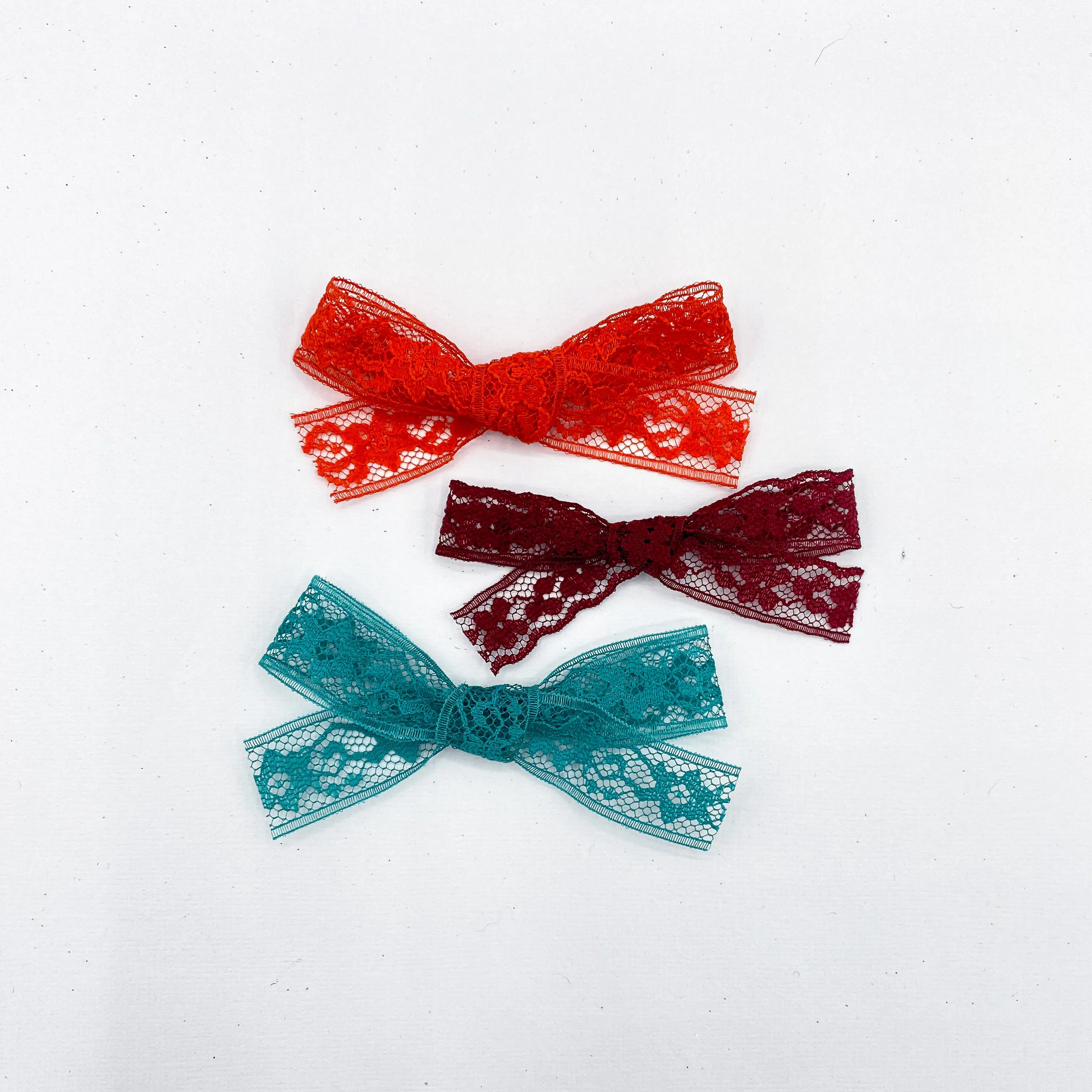 Vintage lace bows - 3 inch approx - VLC