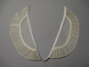 Vintage lace nylon pleated collar 1940s