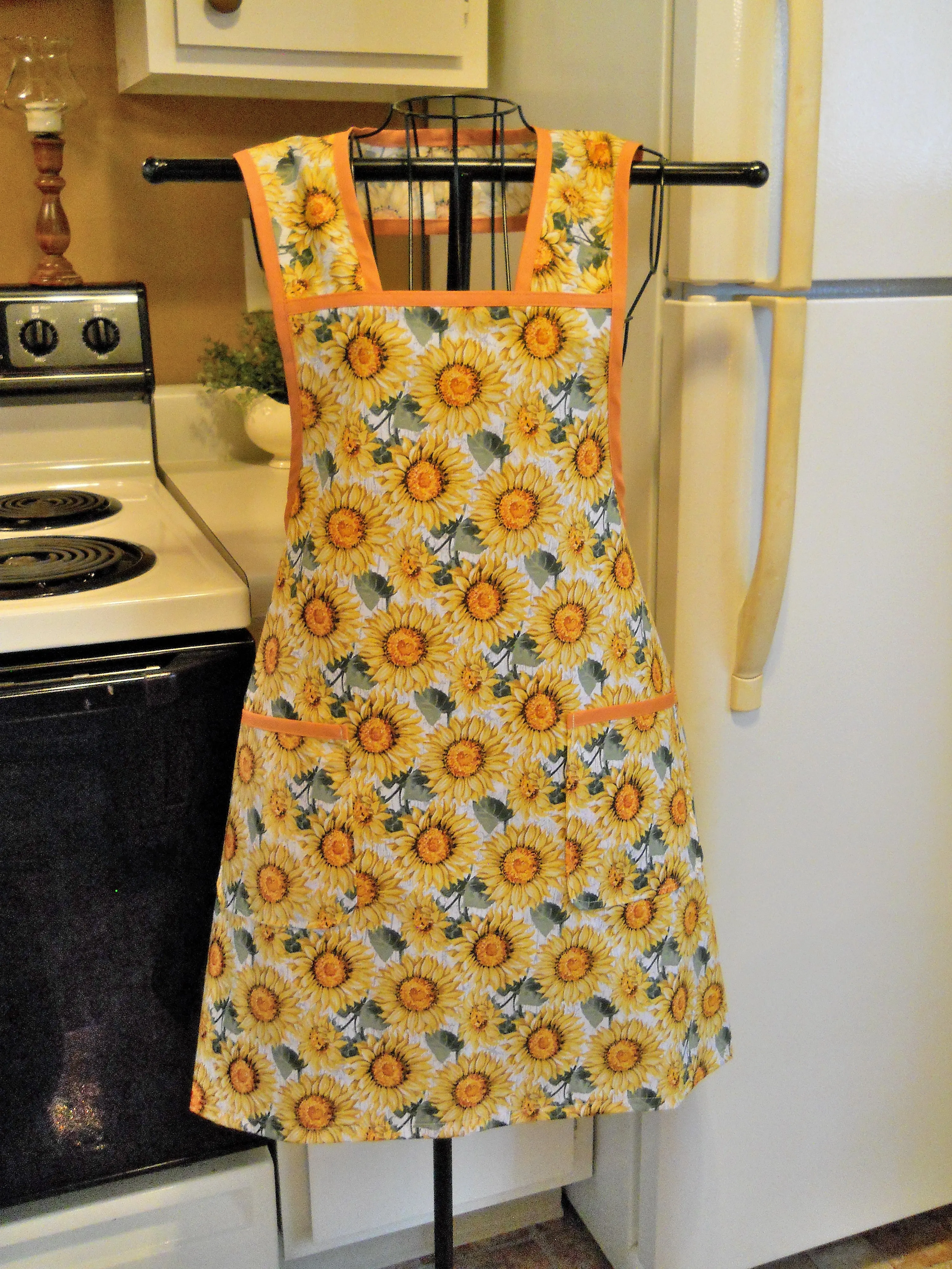 Vintage Style Apron with Sunflowers in Large
