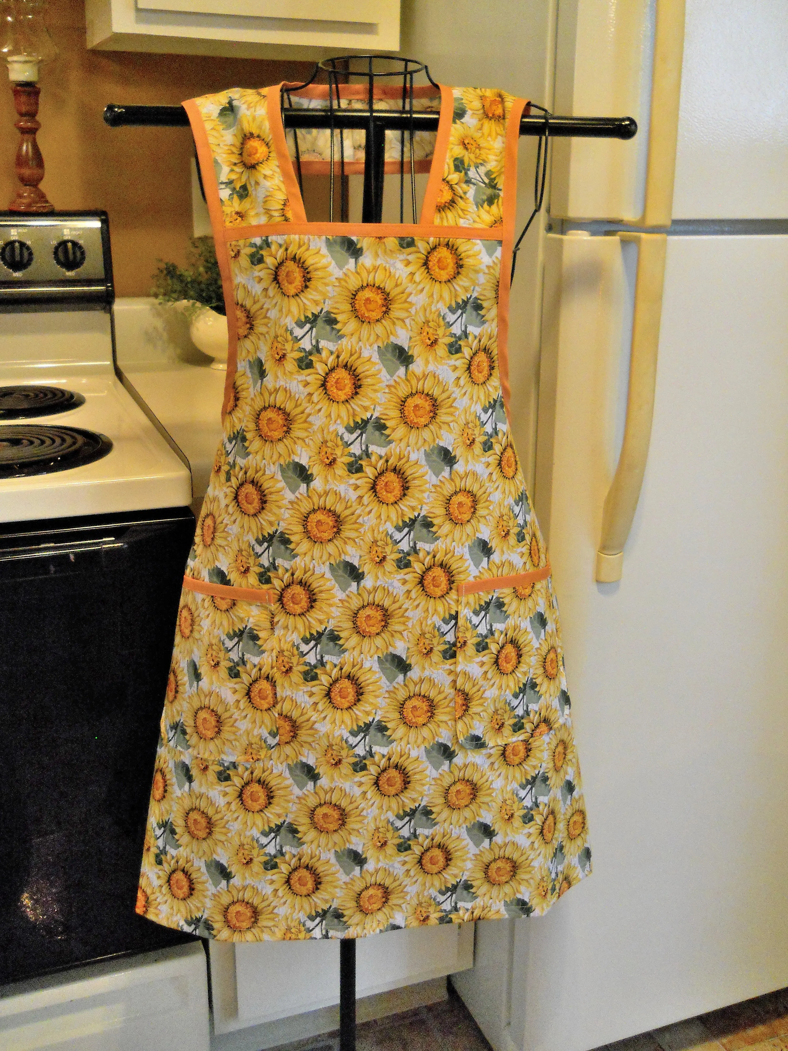 Vintage Style Apron with Sunflowers in Large