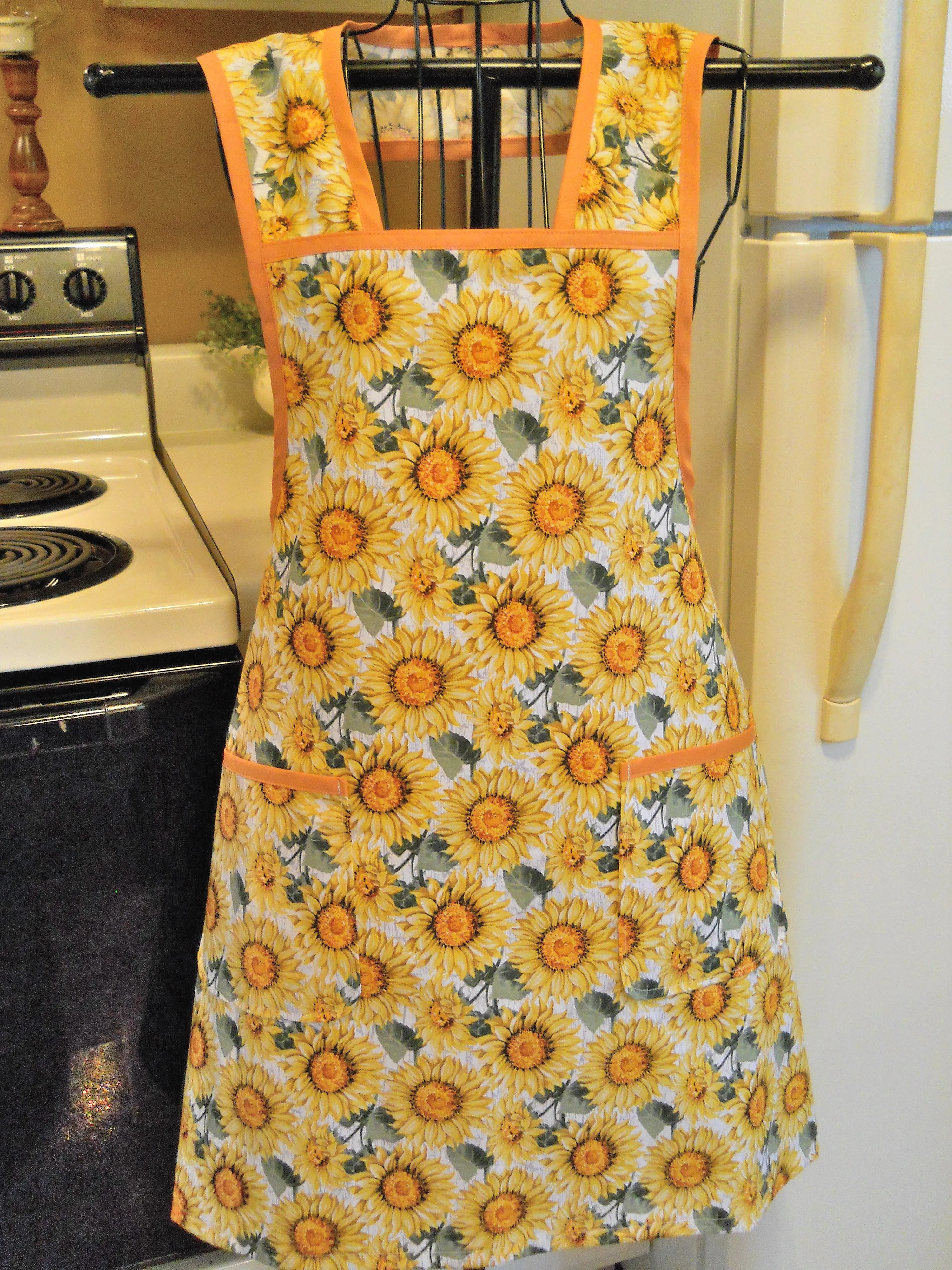 Vintage Style Apron with Sunflowers in Large